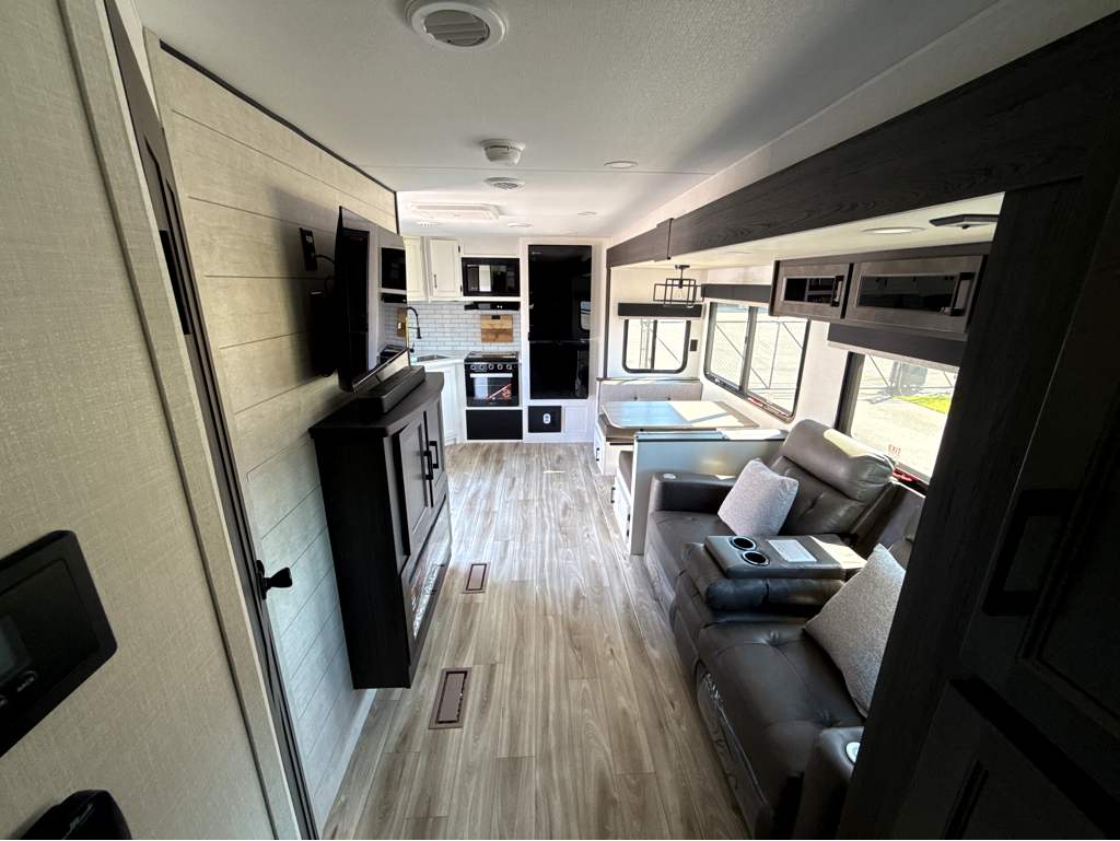 2026 VENTURE RV SPORTTREK 272VRK - Image 25