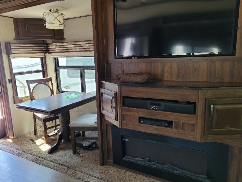 2018 Palomino Columbus 298RL - Image 11