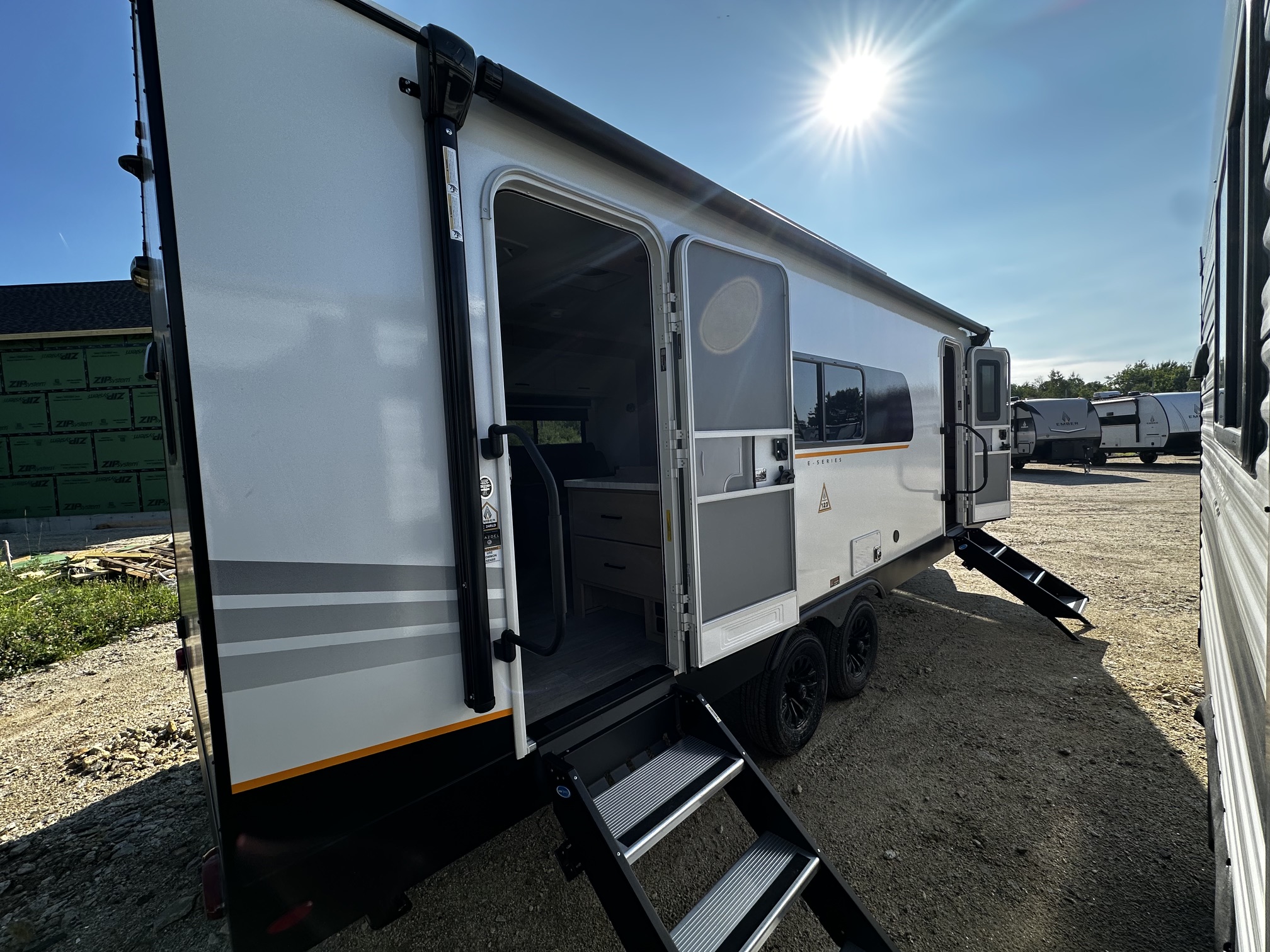 2027 Ember RV E-Series 24RLD - Image 6