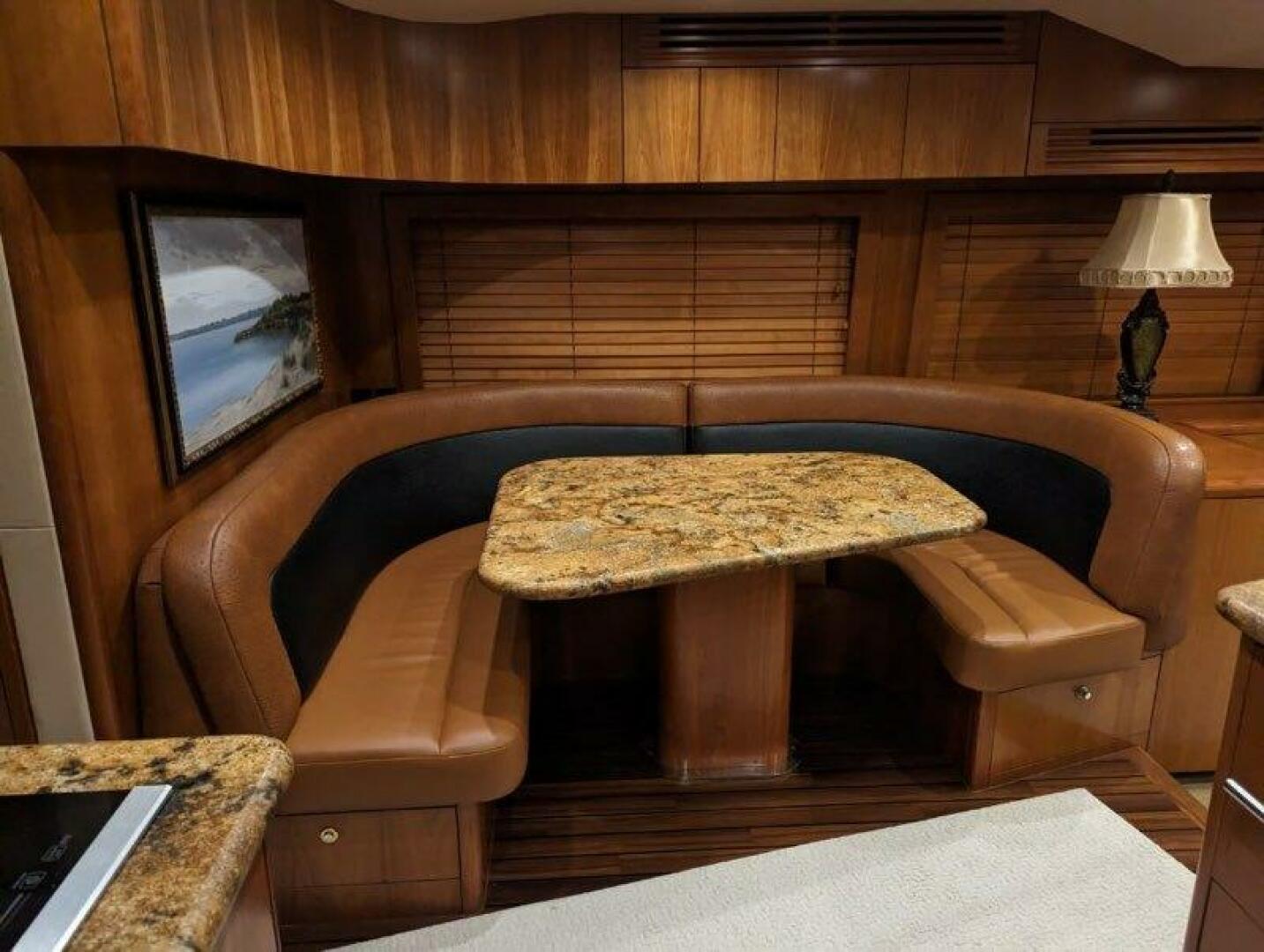 2007 Hatteras 68 Convertible - Image 9