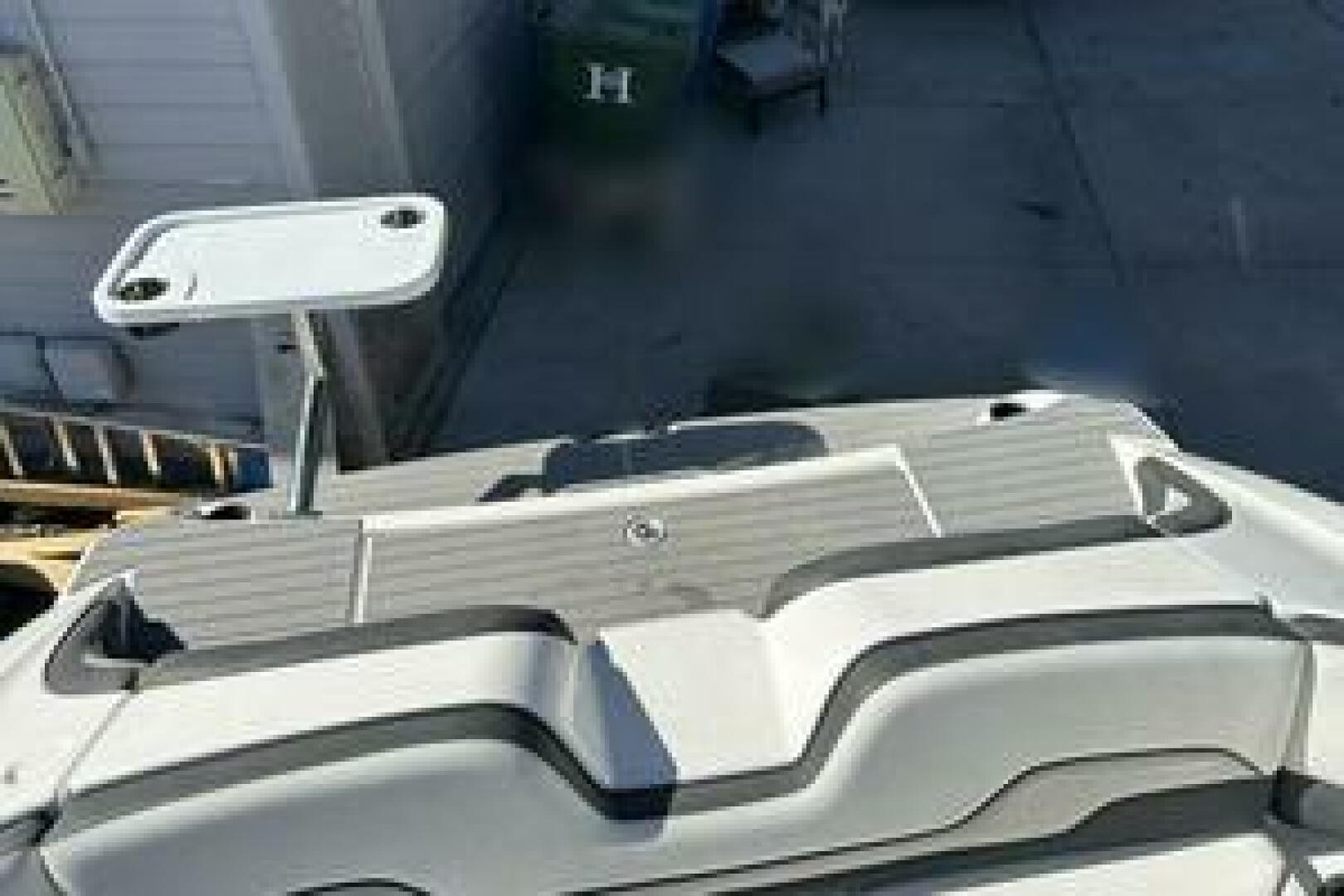 2019 Yamaha Boats AR210 - Image 5