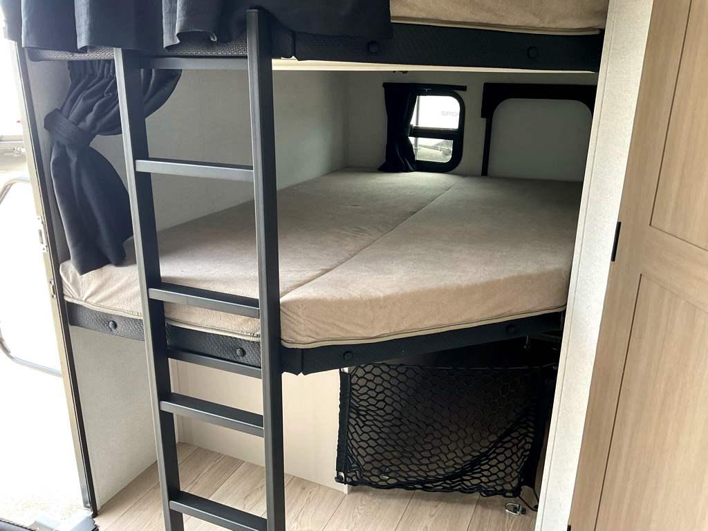 2027 JAYCO Jay Feather 25BH - Image 16