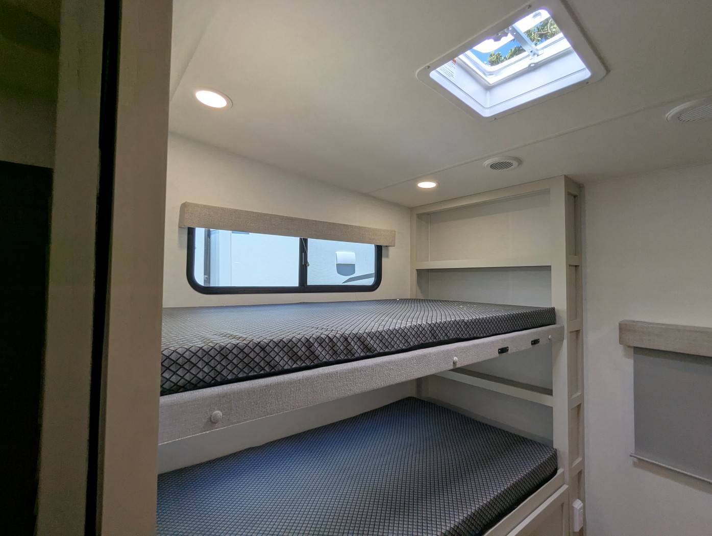 2027 Alliance RV Avenue 30BH - Image 48