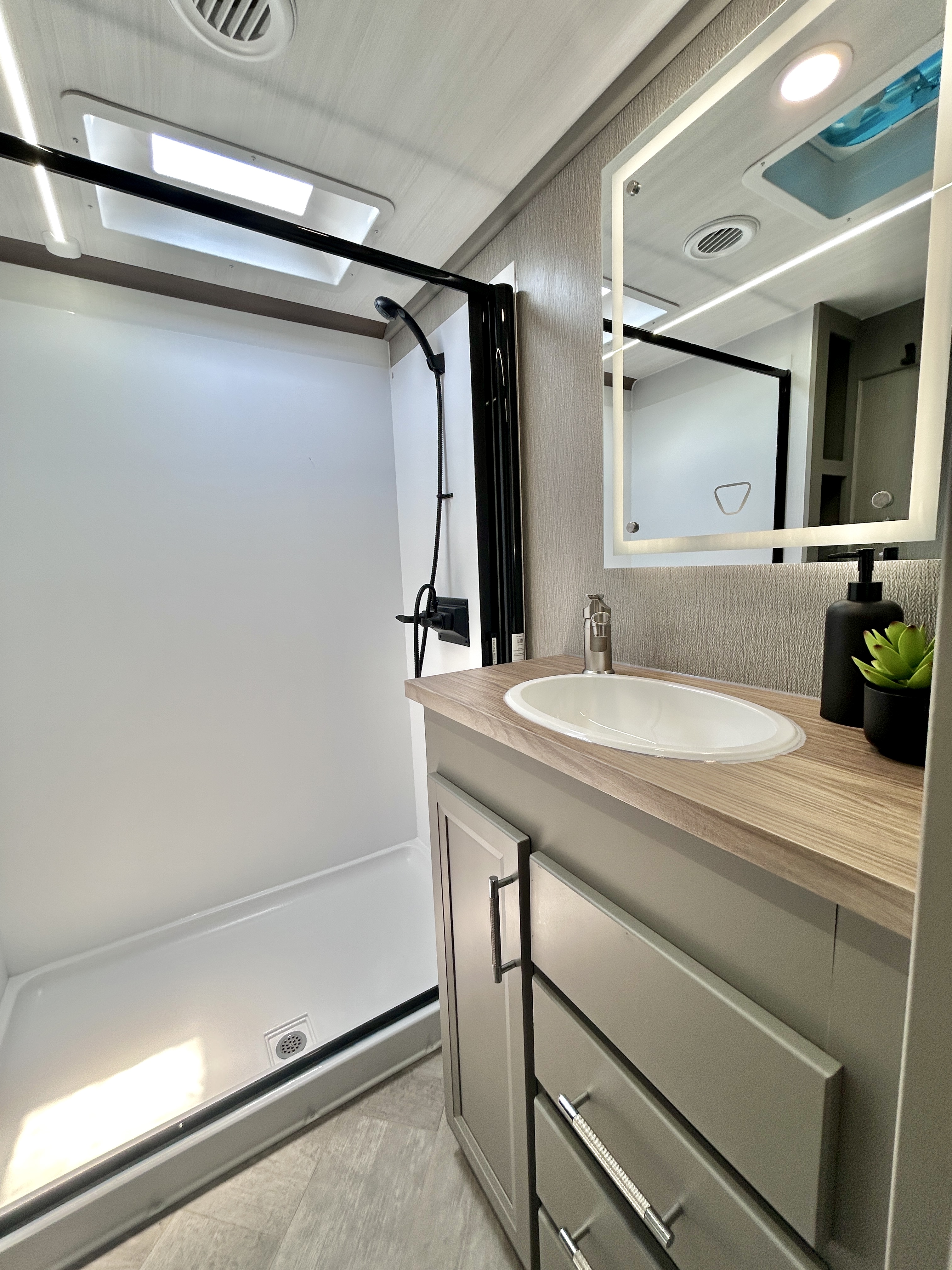 2026 Keystone Sprinter 3920DSL - Image 26