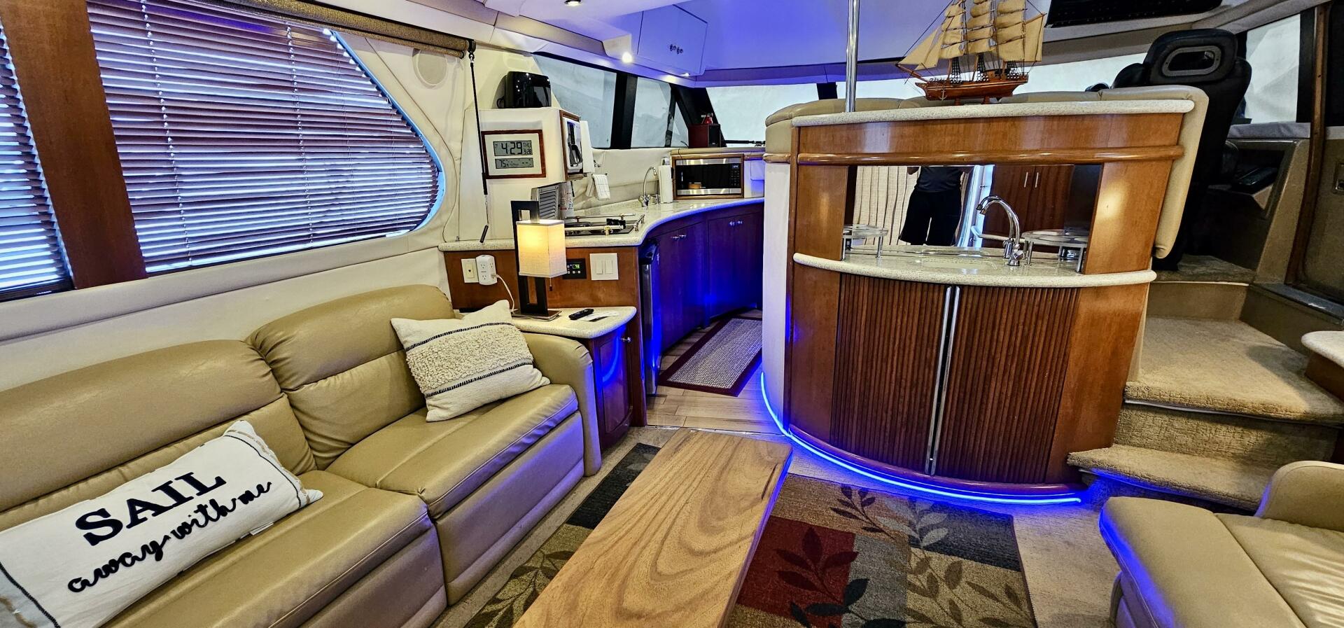 1999 Carver 450 Pilothouse - Image 25