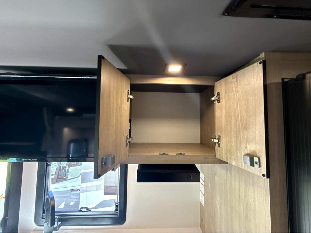 2027 Grand Design Lineage Series M 25FW - Image 20