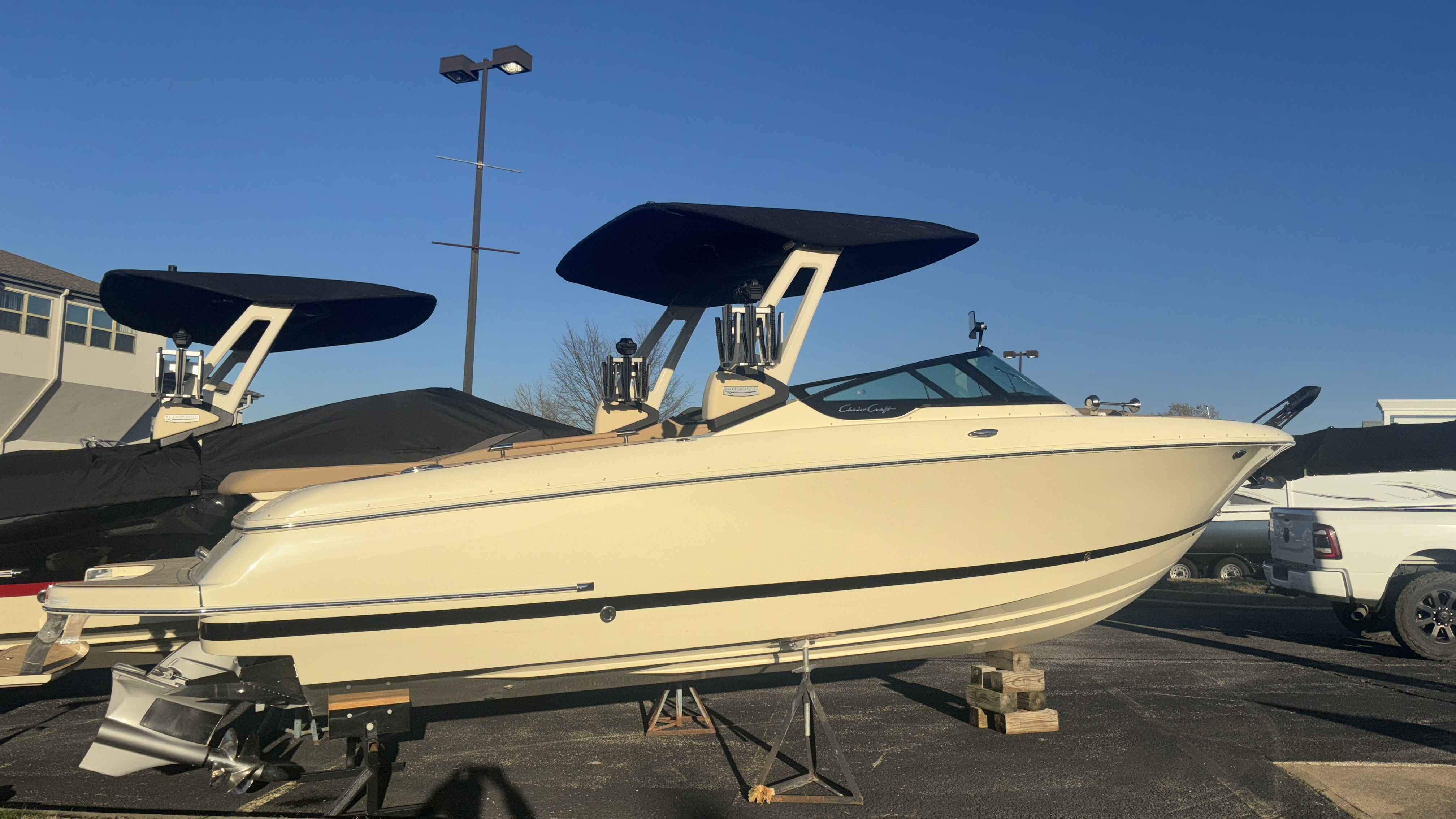 2026 Chris Craft SPORTSTER 28 Sterndrive - Image 5