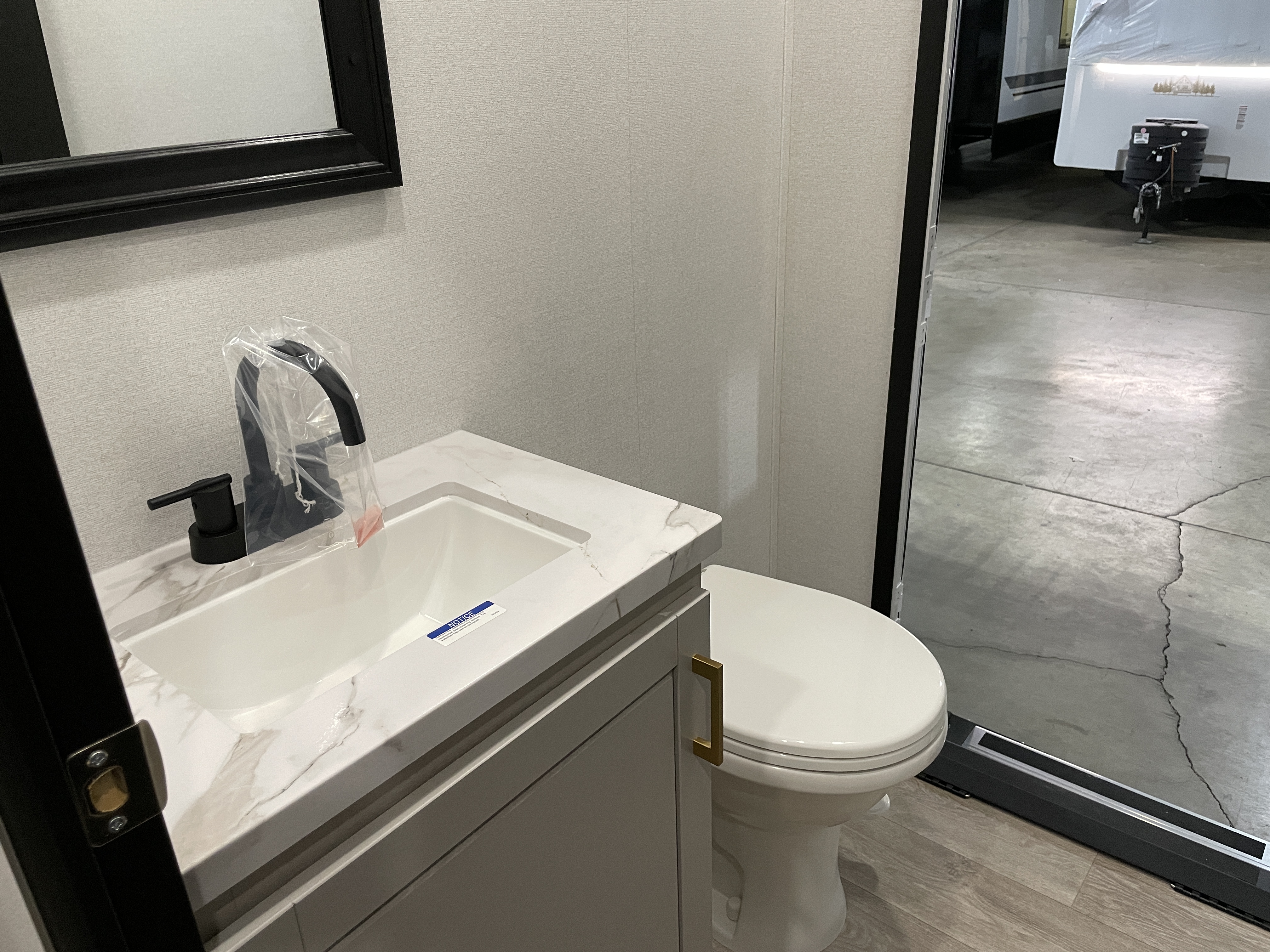 2027 Jayco North Point 391TBBH - Image 19