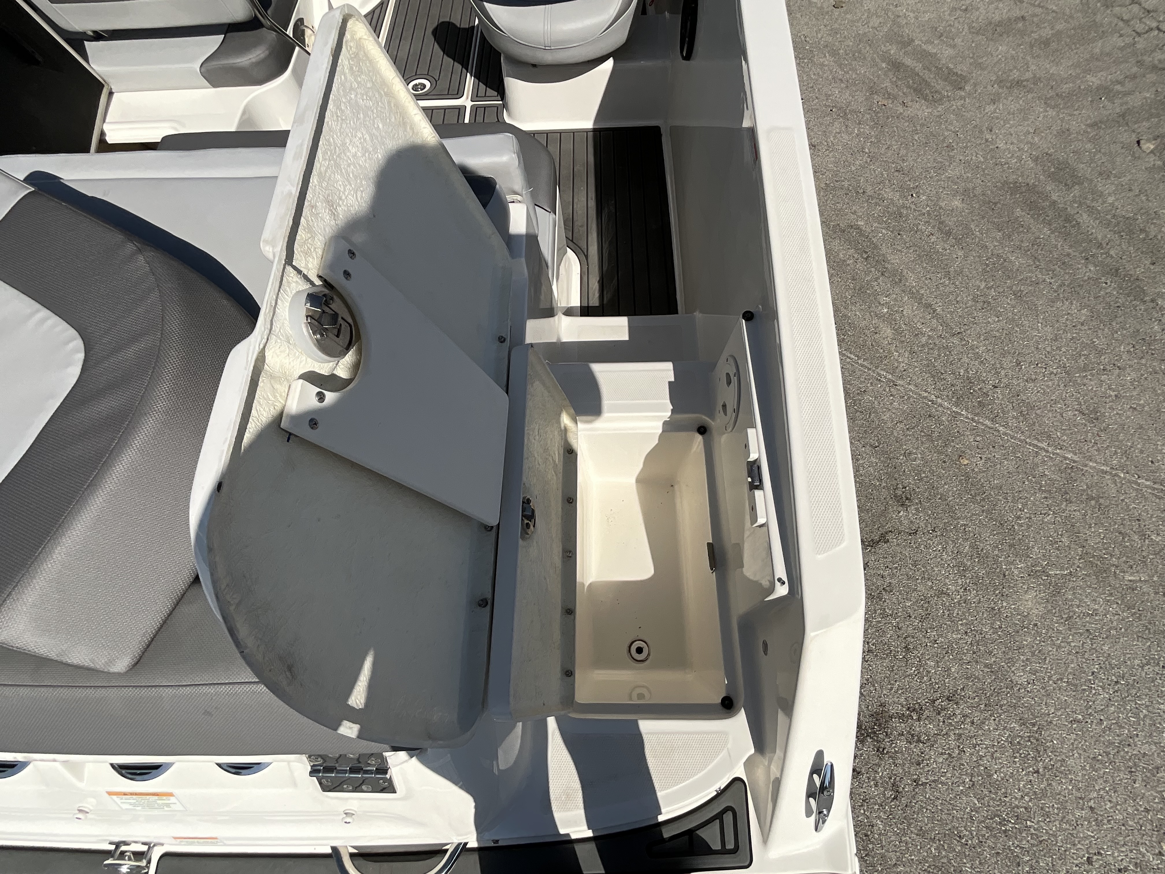 2022 Bayliner VR5 Base - Image 8