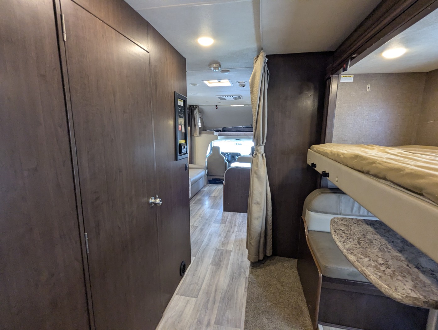 2020 Thor Motor Coach Four Winds 31E - Image 25