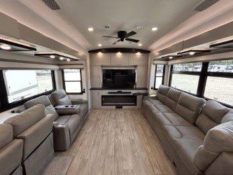 2027 JAYCO NORTH POINT 381CKRE - Image 12