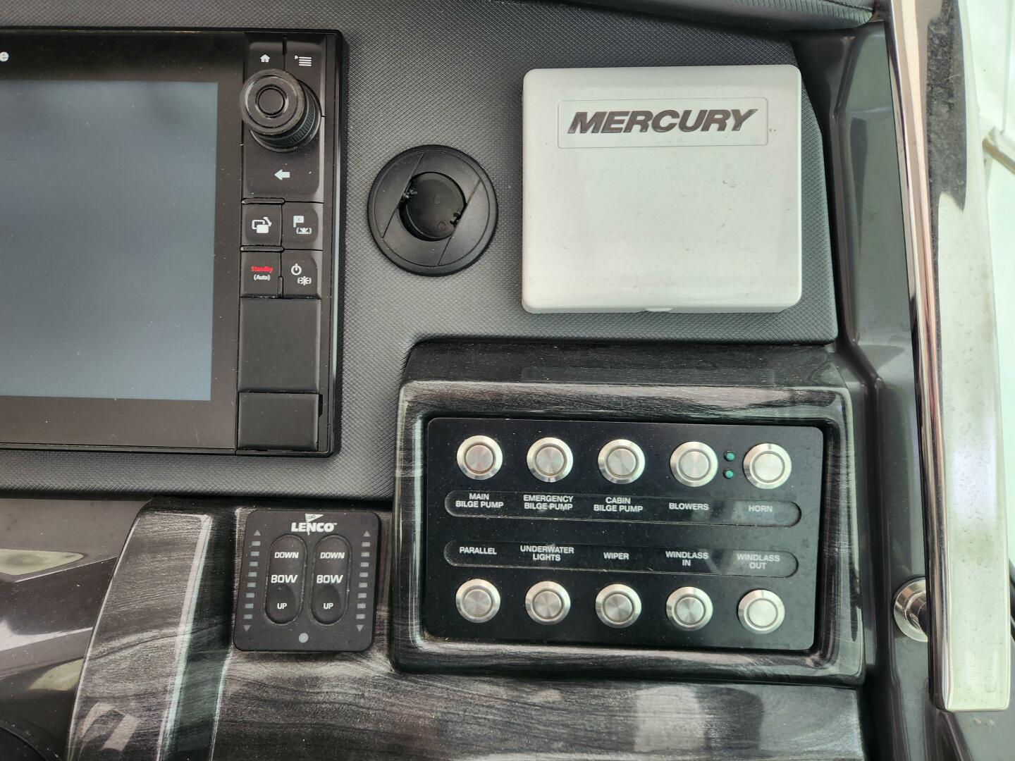 2017 Monterey 335S - Image 16