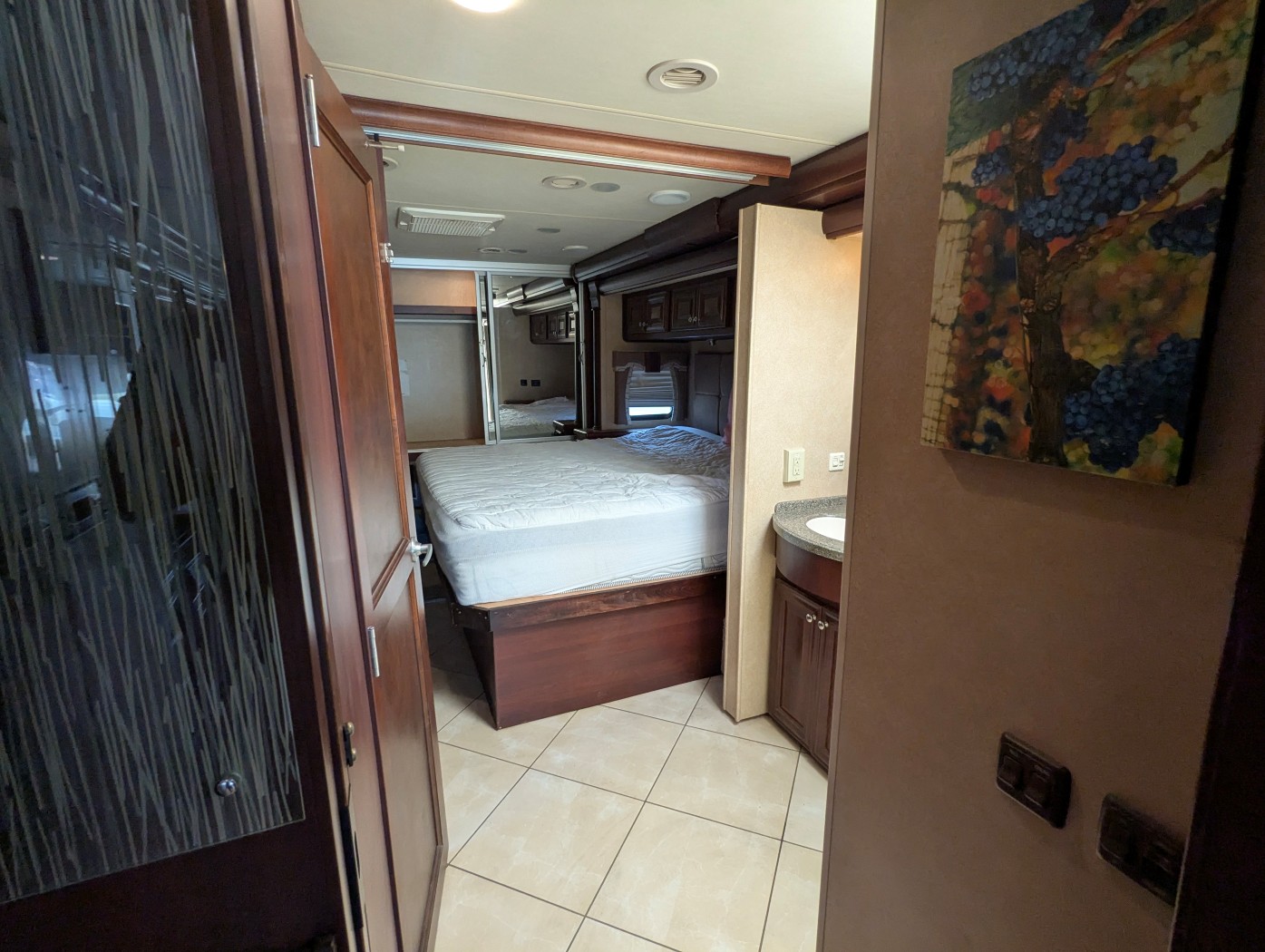 2011 DAMON ASTORIA 40KT - Image 23