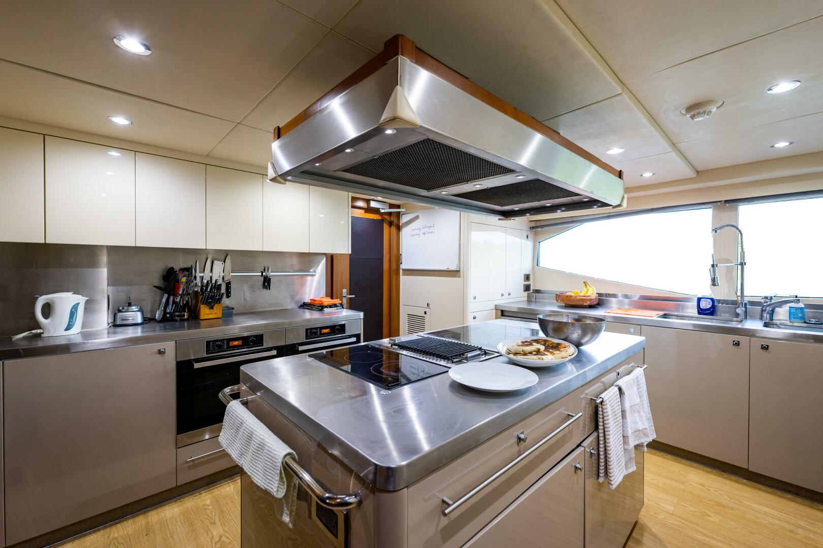 2010 Sunseeker 40m - Image 12