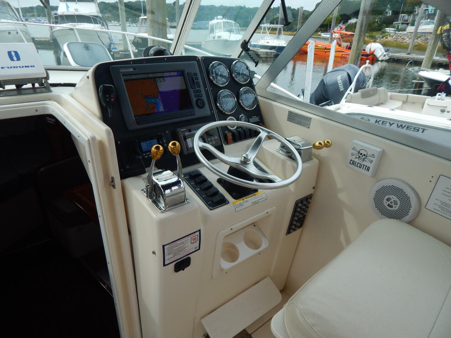 1998 Pursuit 3000 Express - Image 3
