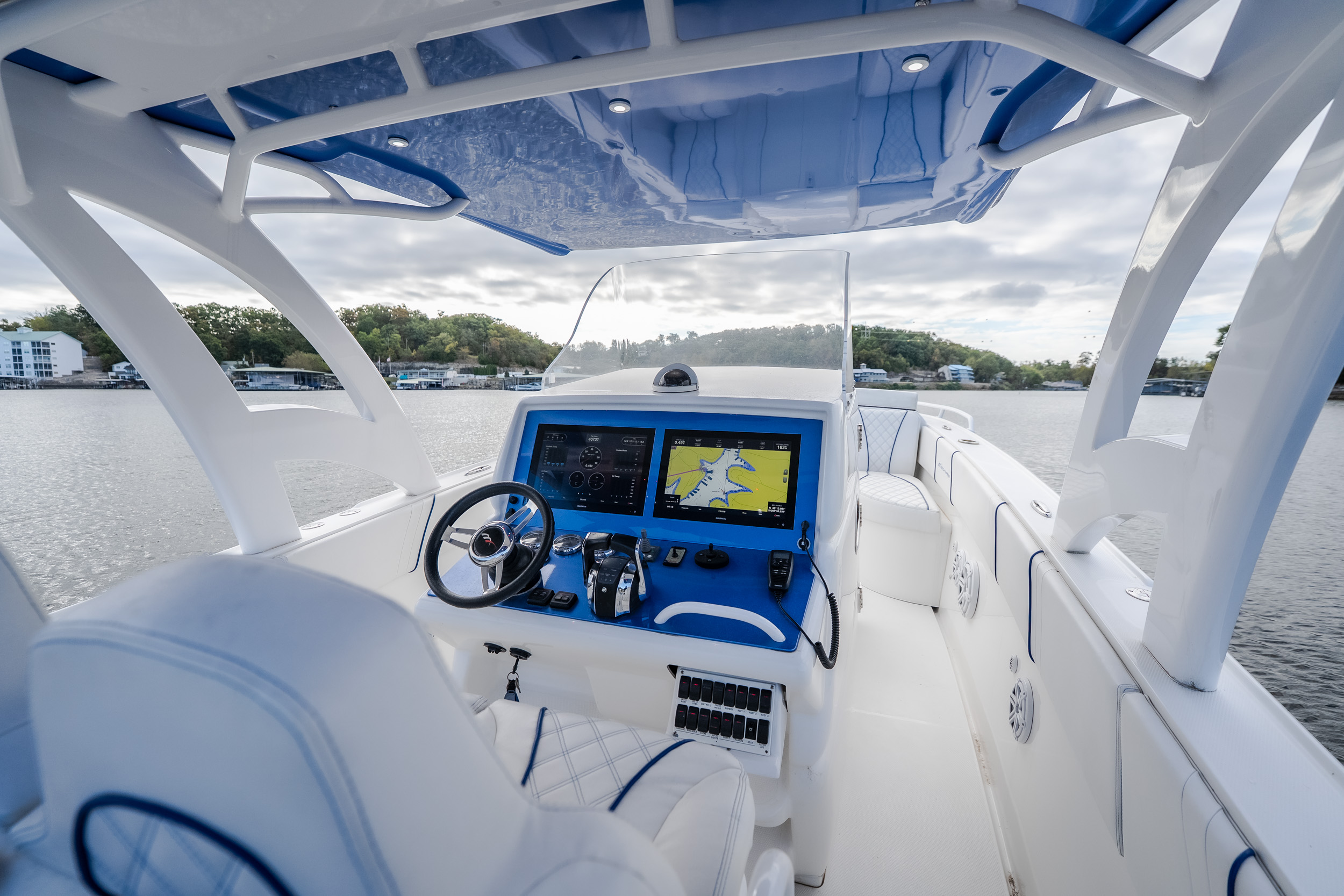 2017 Midnight Express 39 Cuddy  - Image 23