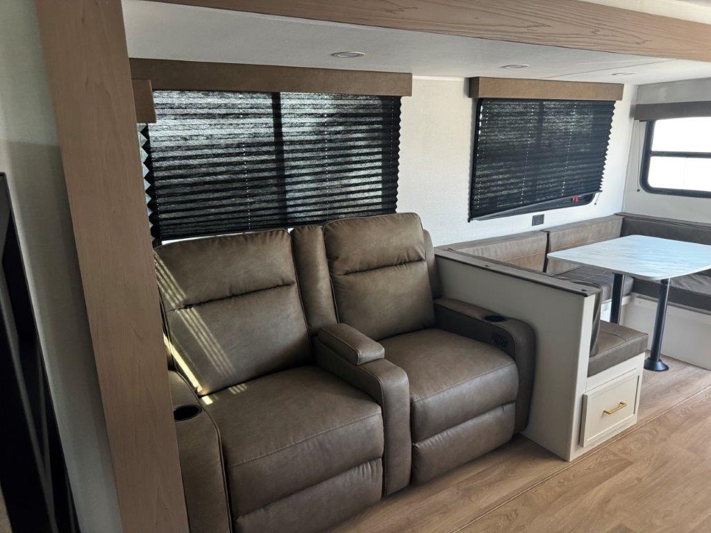 2027 Grand Design Transcend XPLOR 27DBX - Image 23