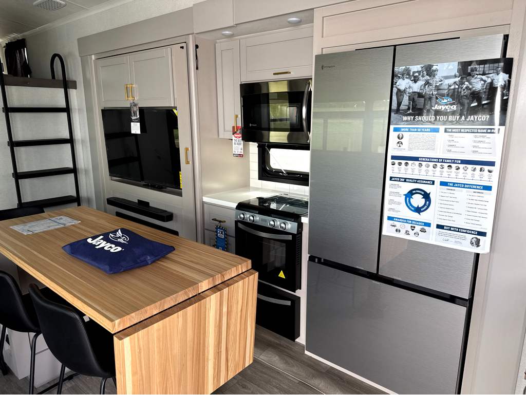 2027 JAYCO NORTH POINT 375TBDB - Image 24