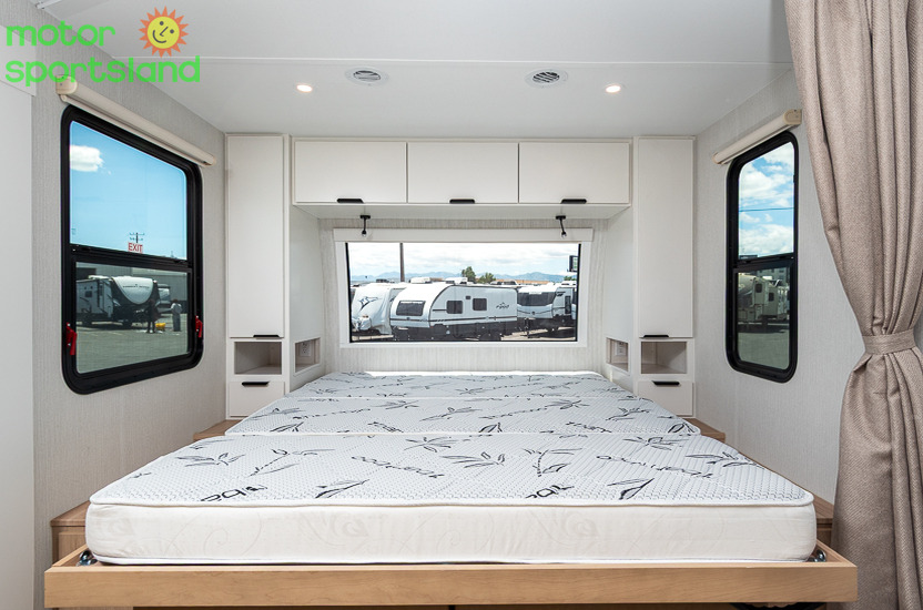 2026 Winnebago Thrive 22MBH - Image 46