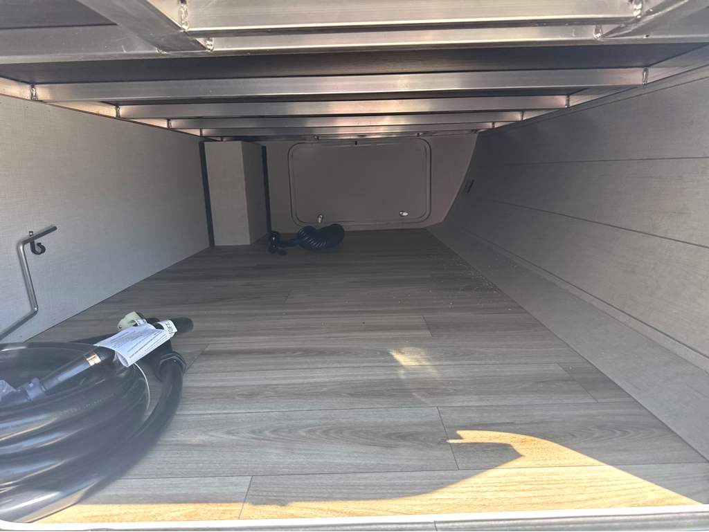 2027 VENTURE RV SIENNA 281VQB - Image 7
