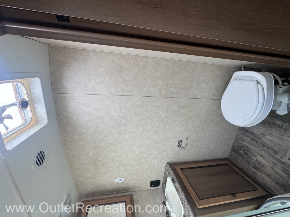 2015 Cruiser RV Shadow Cruiser S-288RKS - Image 14