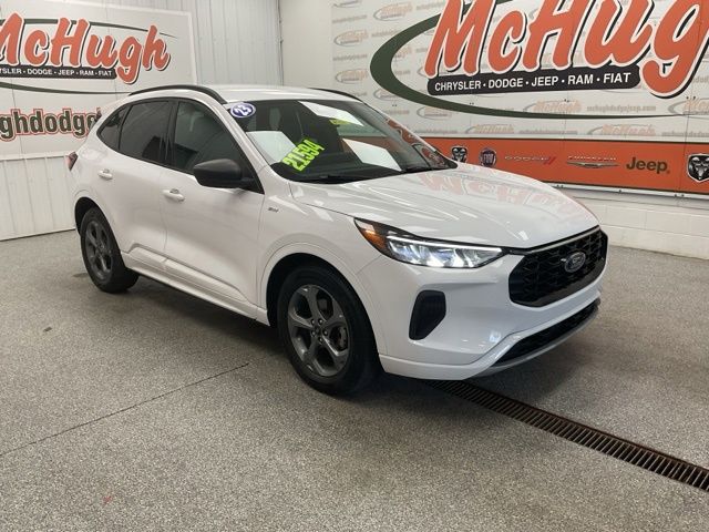 2023 Ford Escape Utility 4D ST Line 2WD - Image 3