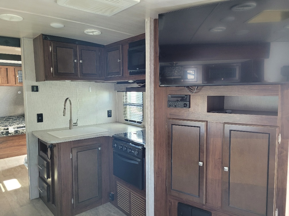 2019 Heartland Wilderness WD 2500 RL - Image 6