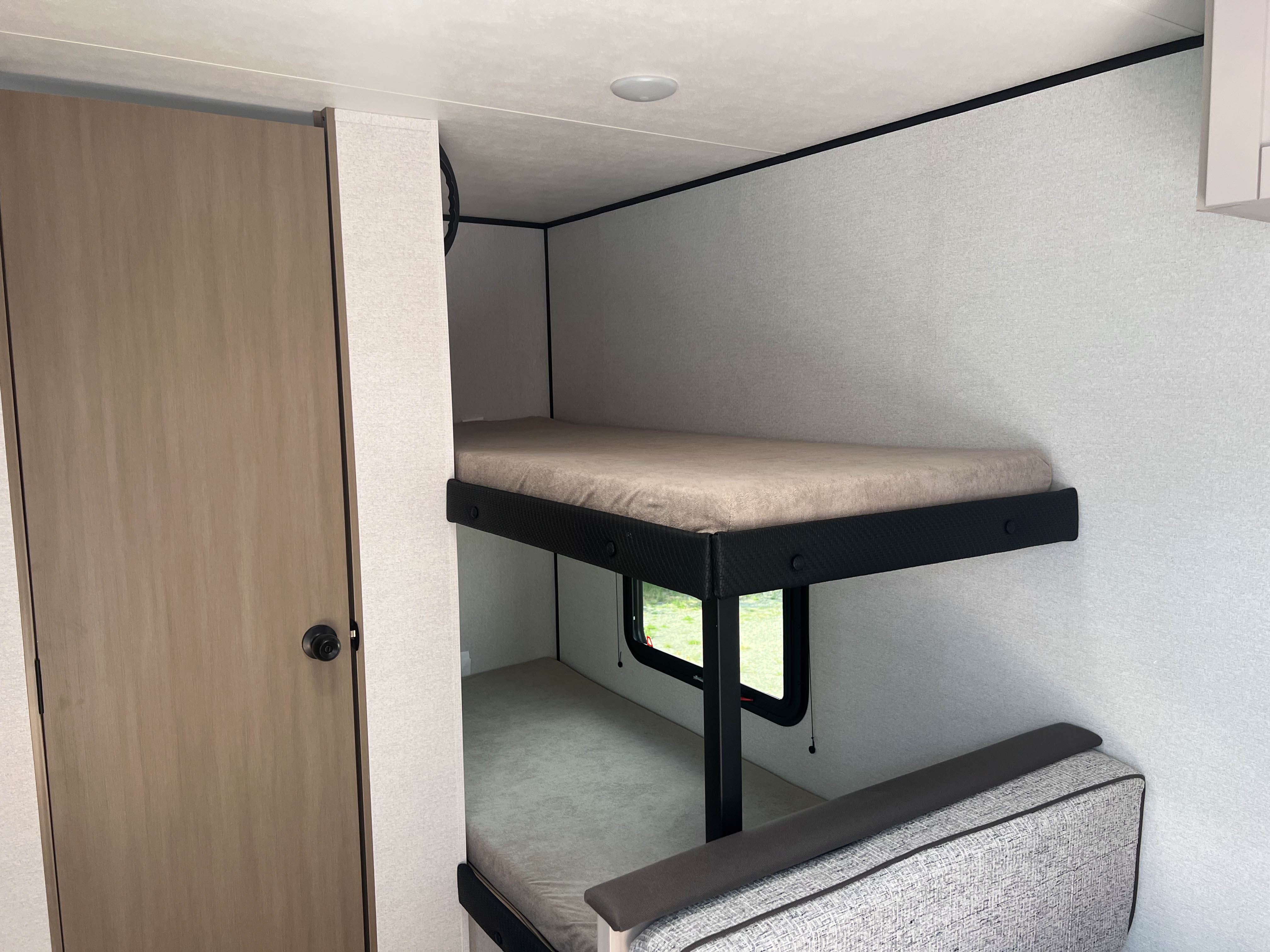 2027 Jayco Jay Feather Air SL 17BHSL - Image 15