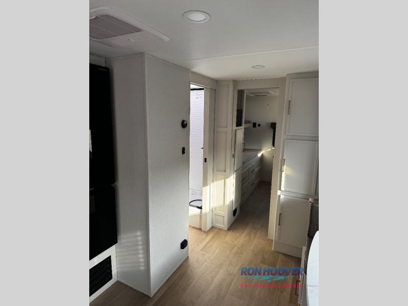2026 GRAND DESIGN 335BHT - Image 10