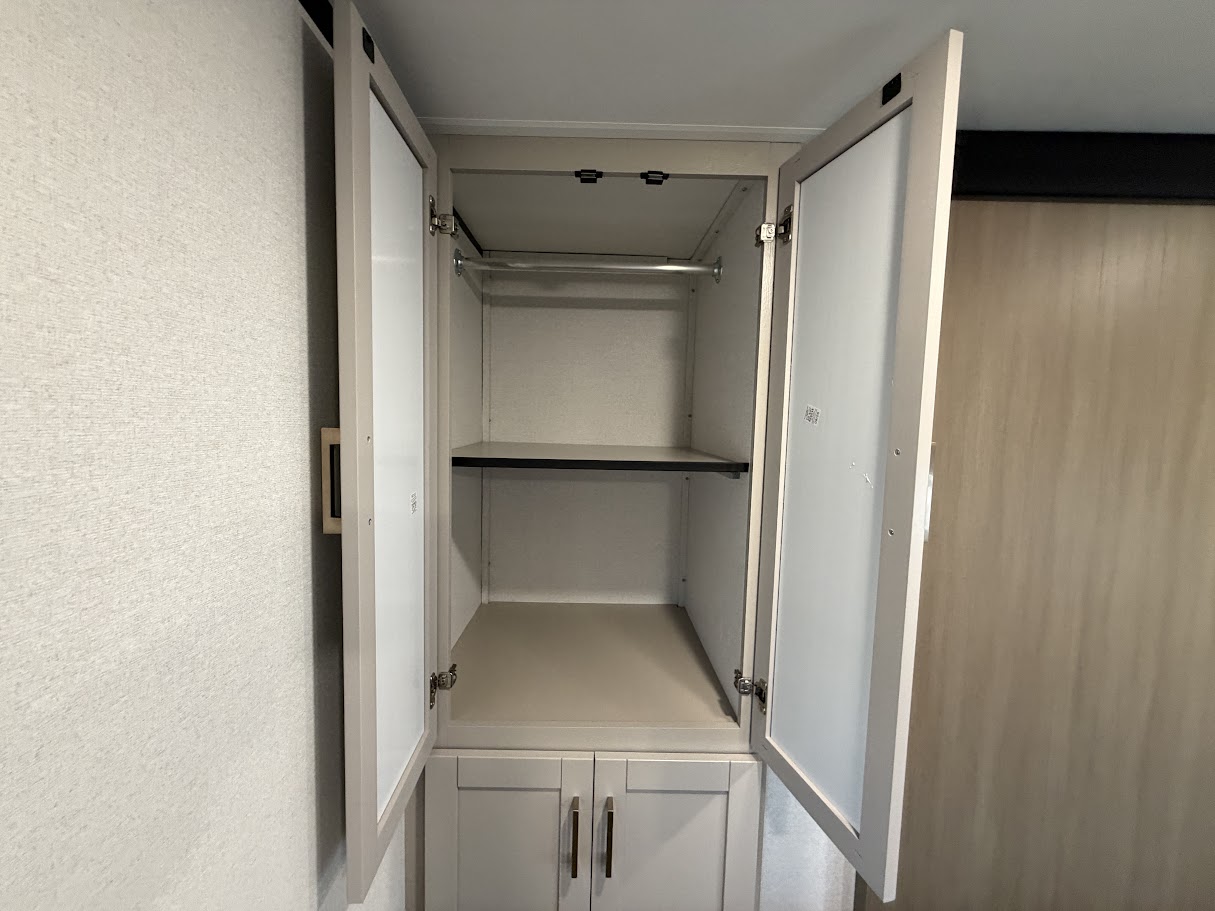 2027 JAYCO JAY FEATHER 25RLSL - Image 31