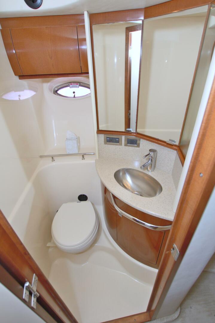 2009 Sea Ray 44 Sundancer - Image 41