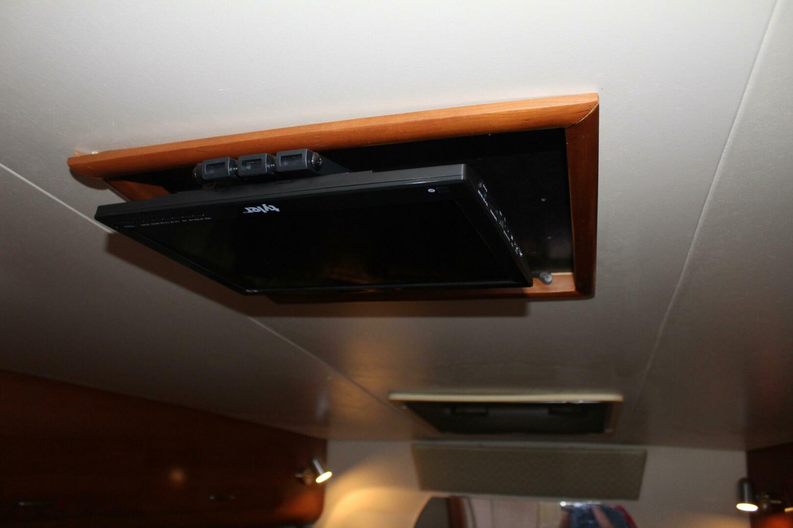 2004 Carver 360 Mariner - Image 23
