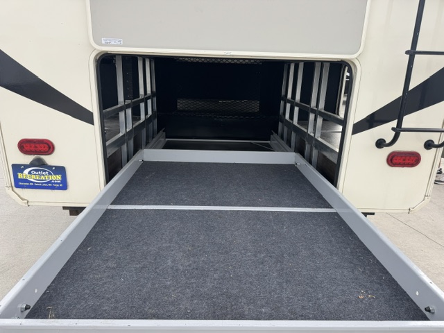 2020 Grand Design Solitude 380FL - Image 10
