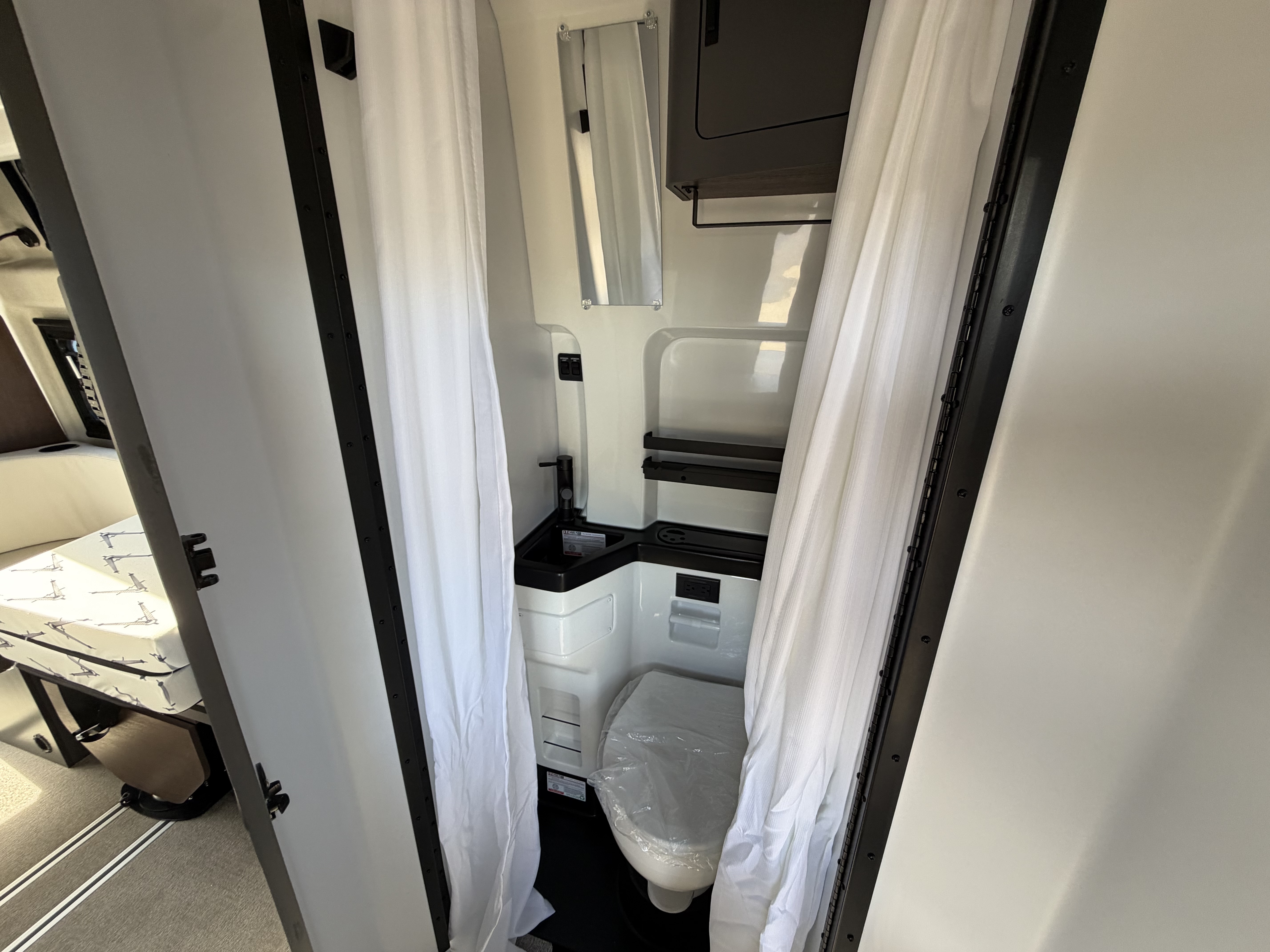 2027 Grand Design Lineage Series VP2 LVP1 - Image 11