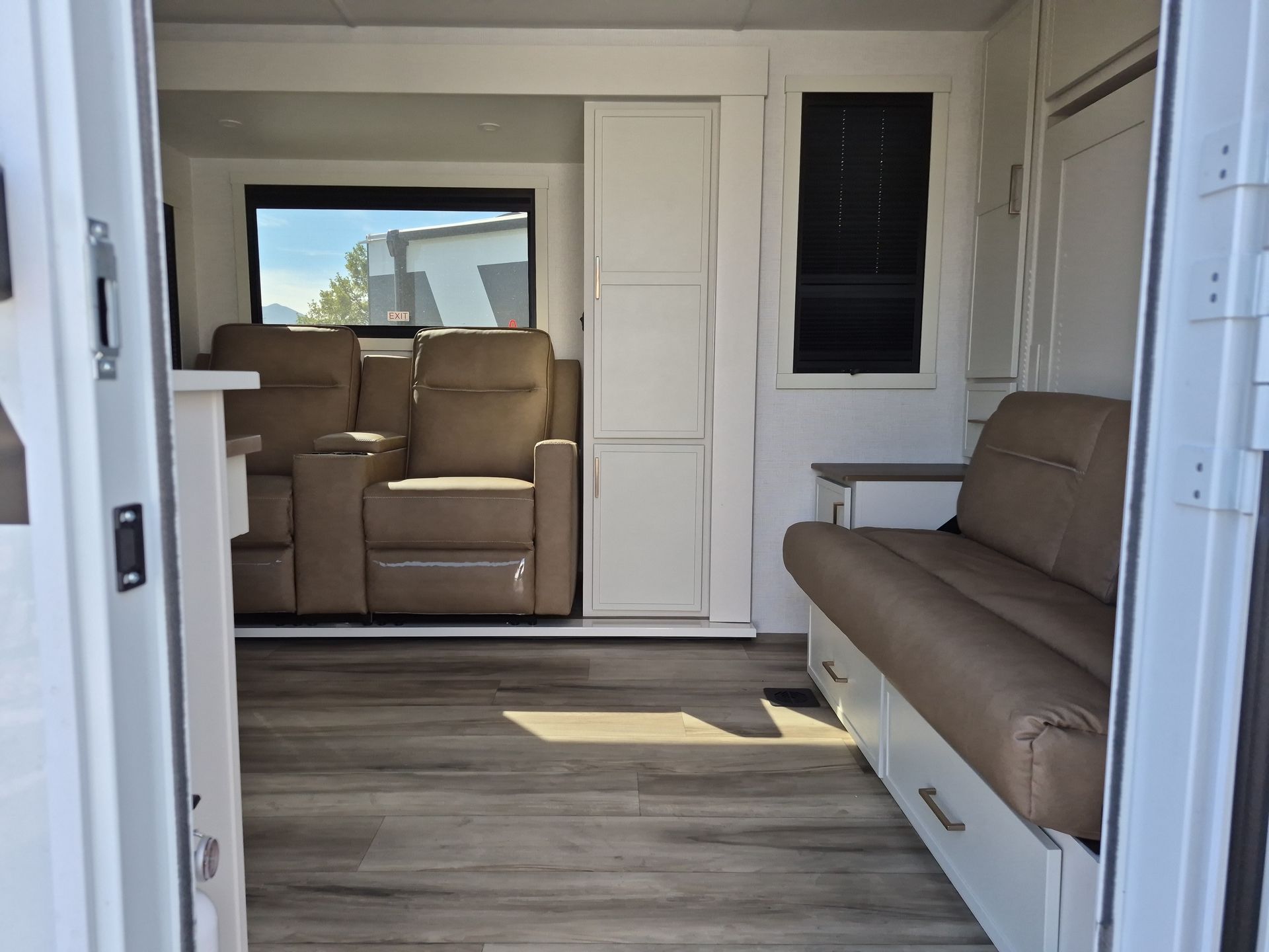 2027 Brinkley RV Model Ix 20x - Image 14