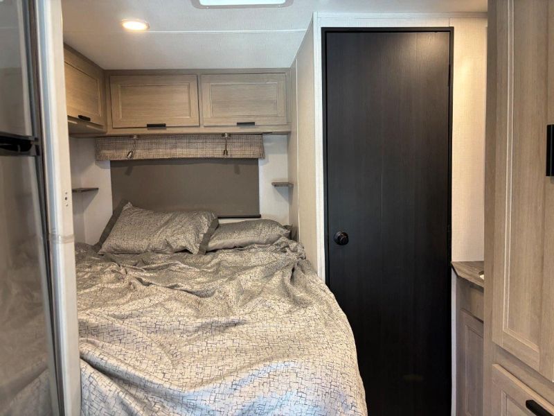 2024 Forest River Sunseeker 2860DS - Image 11