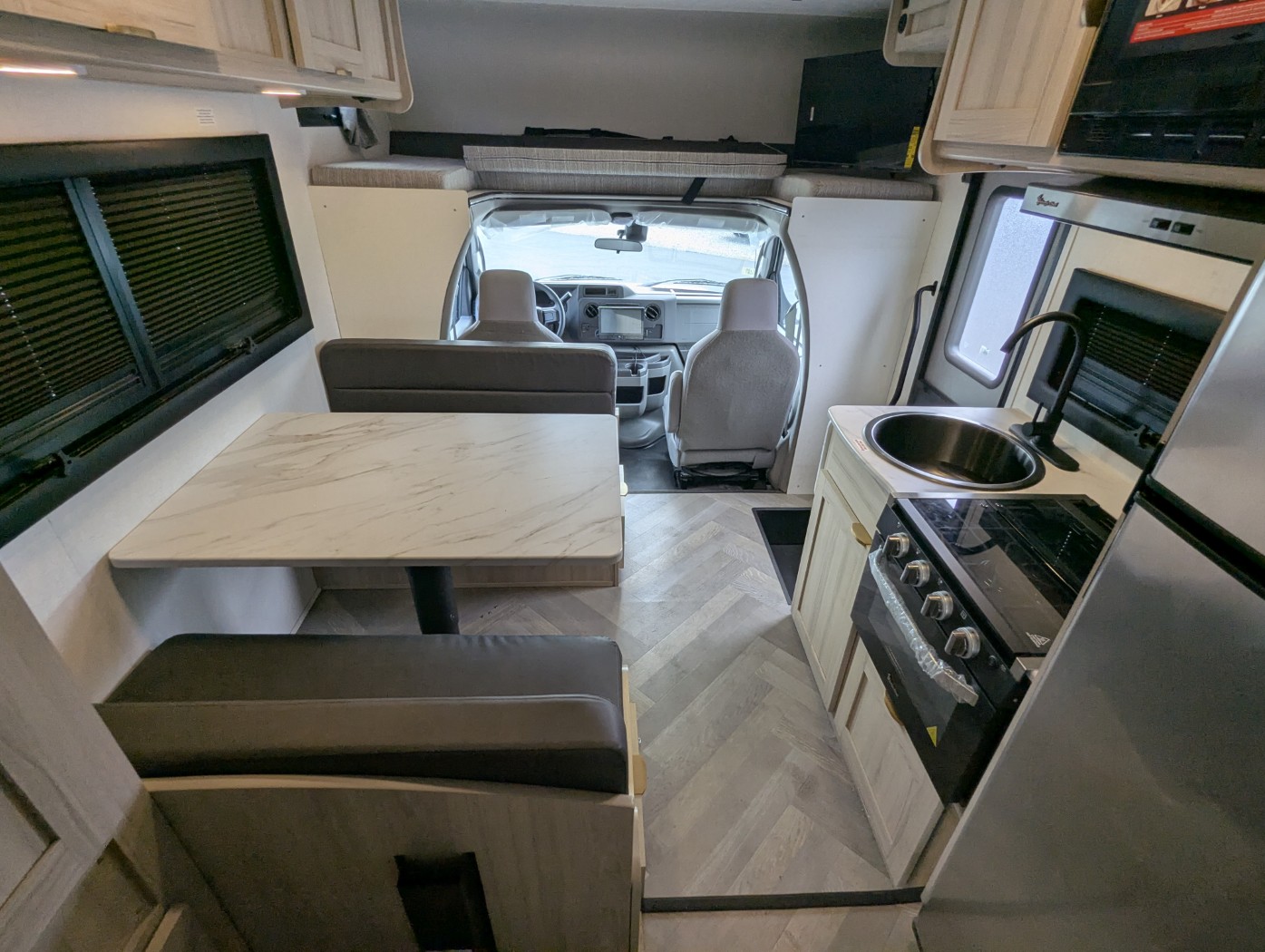 2026 Coachmen Cross Trail 23XG 4X4 - Image 31