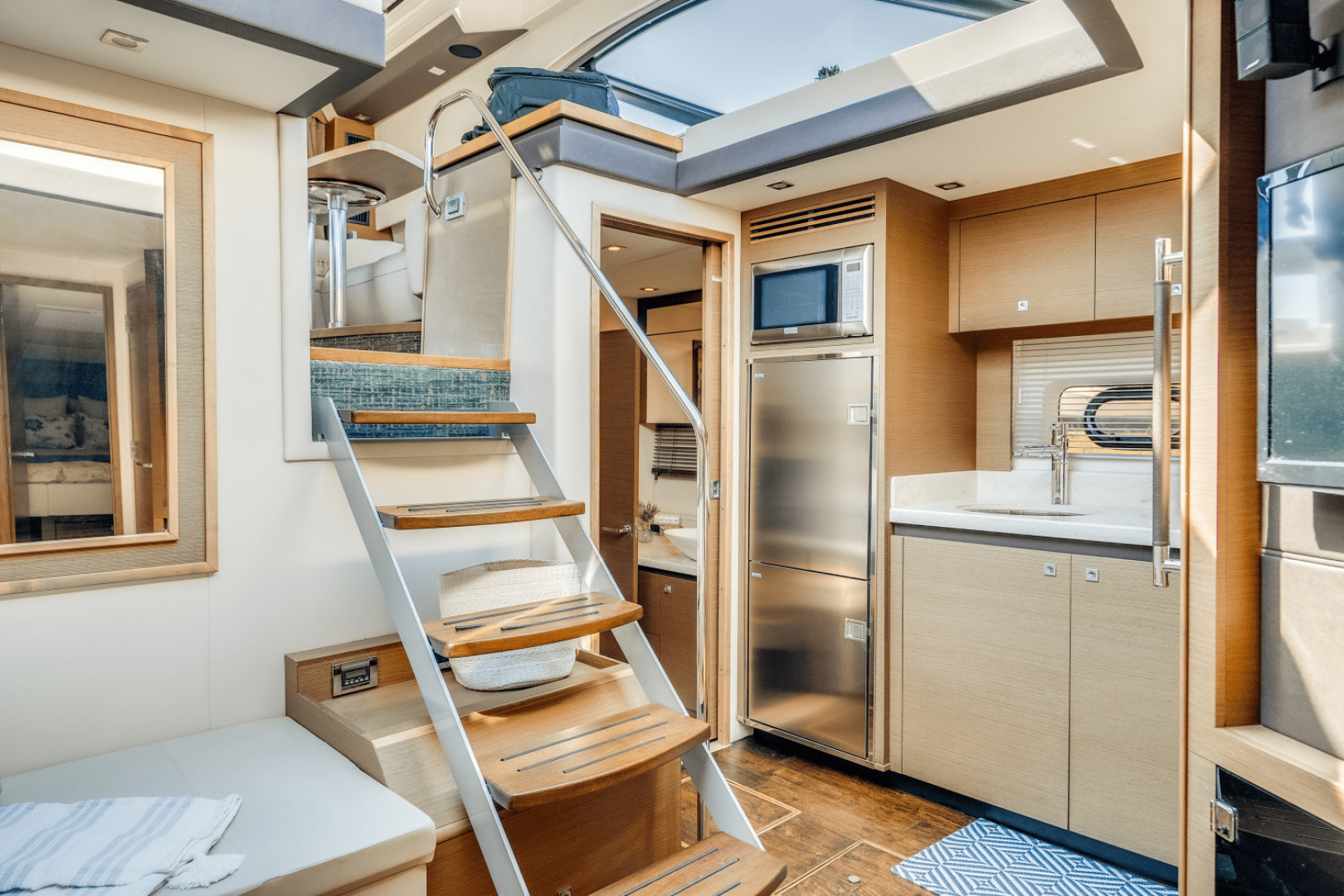 2013 Sea Ray 510 SUNDANCER - Image 46