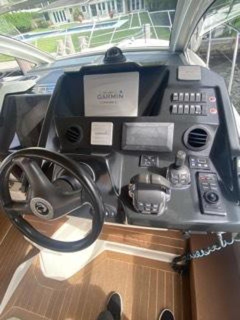 2013 Cranchi M44 HT - Image 6