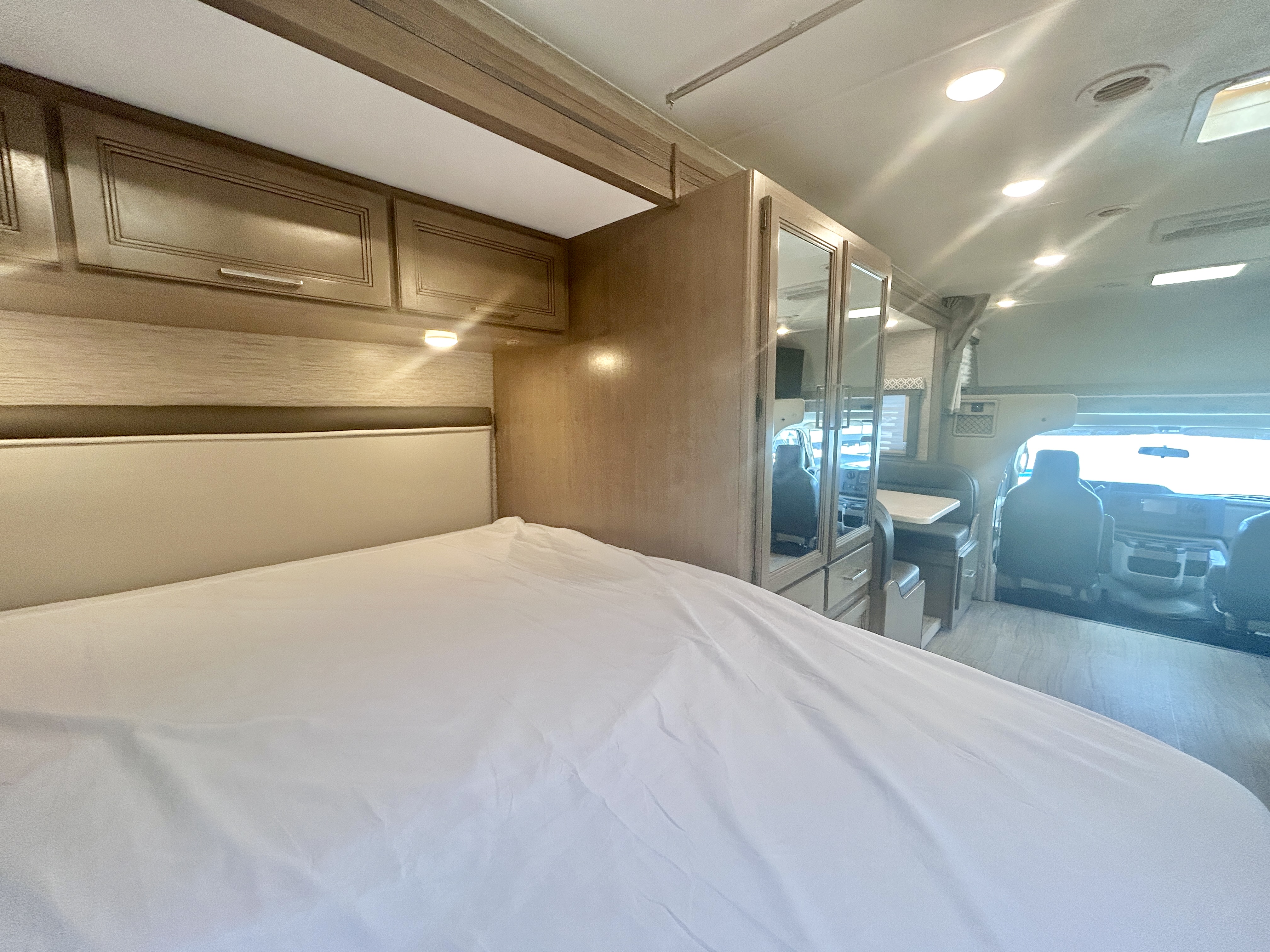 2022 Thor Motor Coach Coleman 24CM - Image 13
