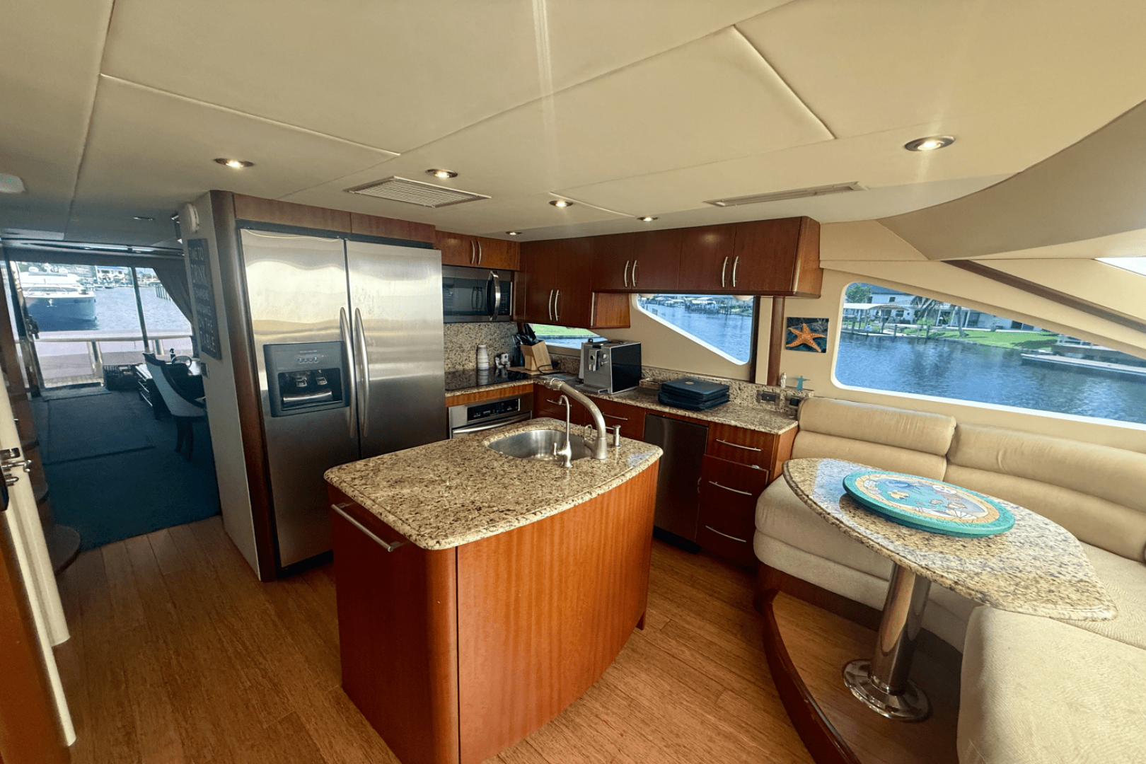 2005 68 FLYBRIDGE - Image 22