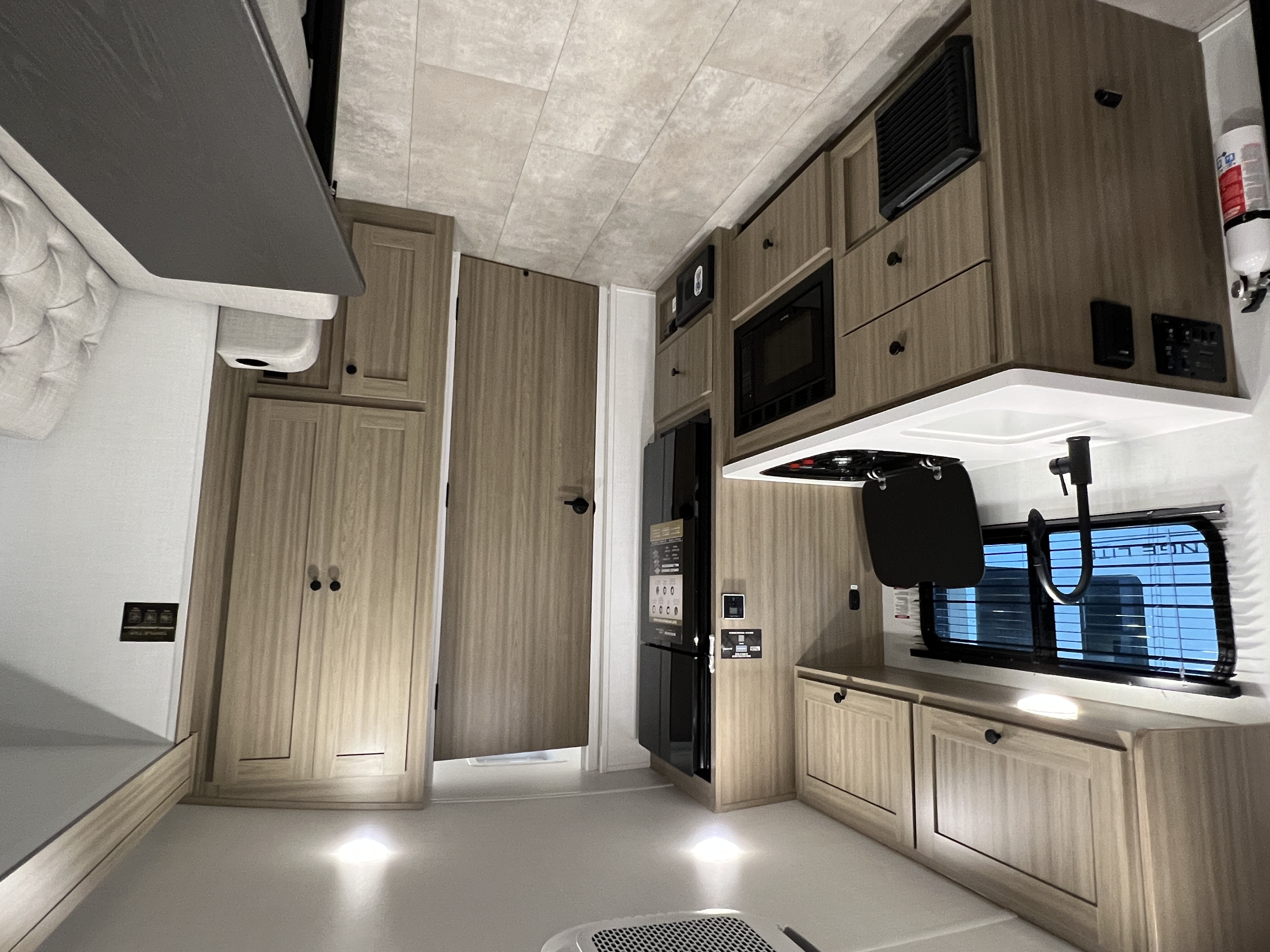 2027 Forest River Rockwood Geo Pro 17SLE - Image 3