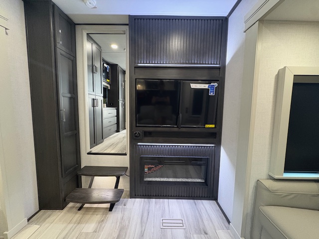 2026 Keystone Alpine 3820FK - Image 17