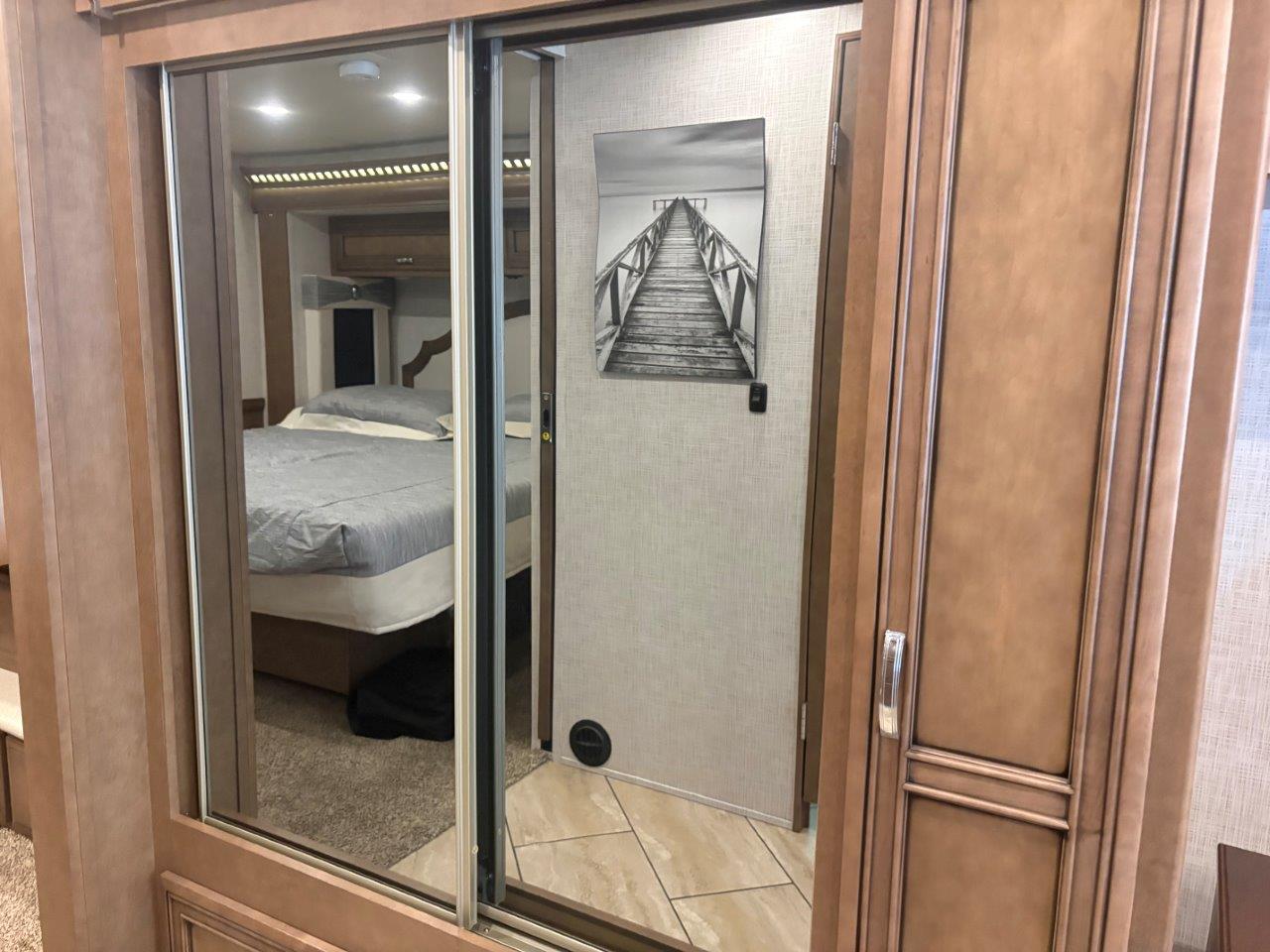 2021 Newmar Bay Star 3401 - Image 19
