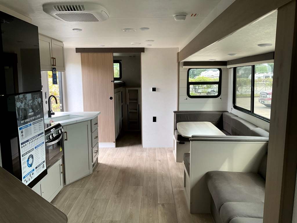 2027 JAYCO Jay Flight 295TBS - Image 8
