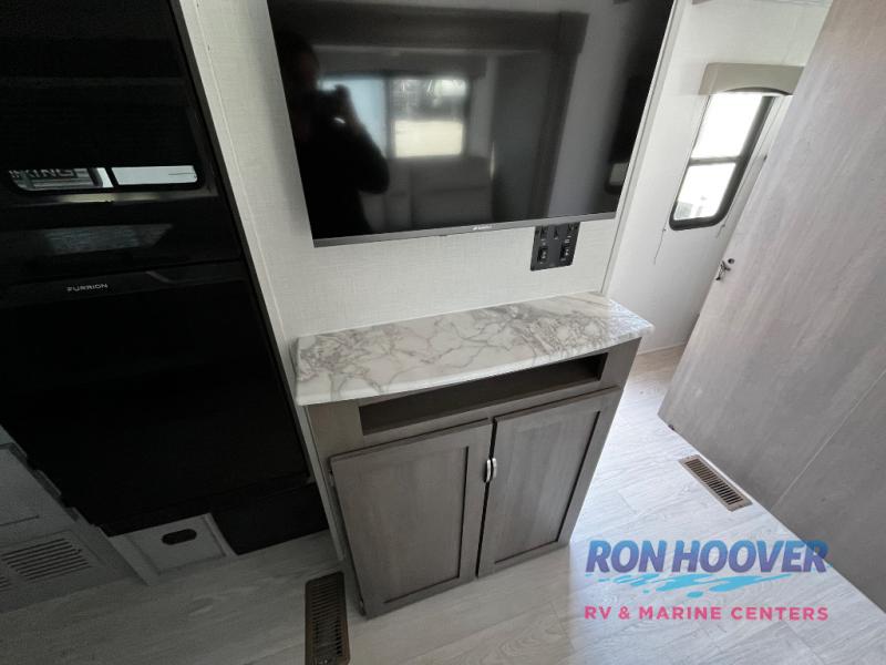 2025 COACHMEN 282DORM - Image 23