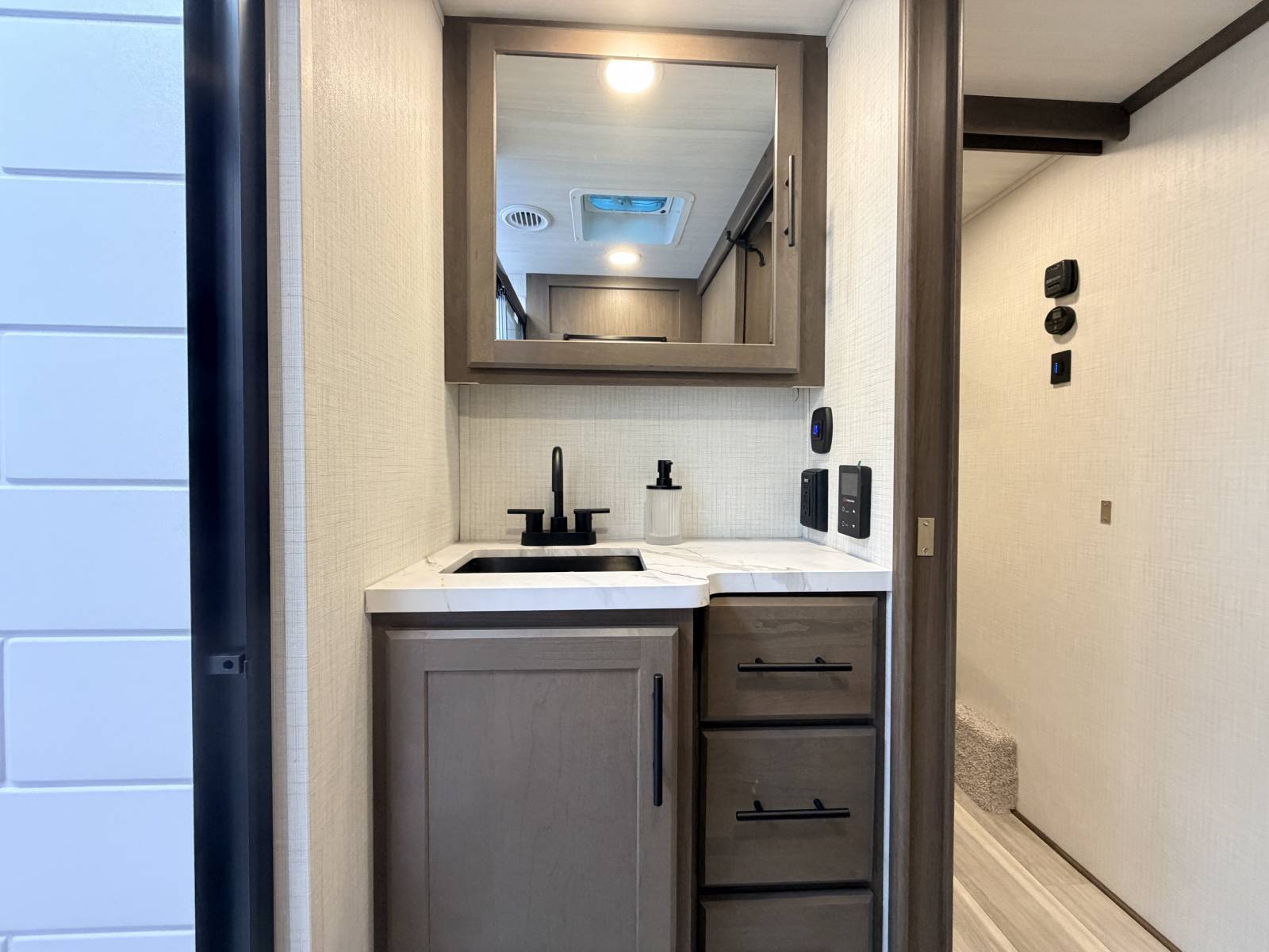 2026 Keystone Cougar Half-Ton 29MBD - Image 22