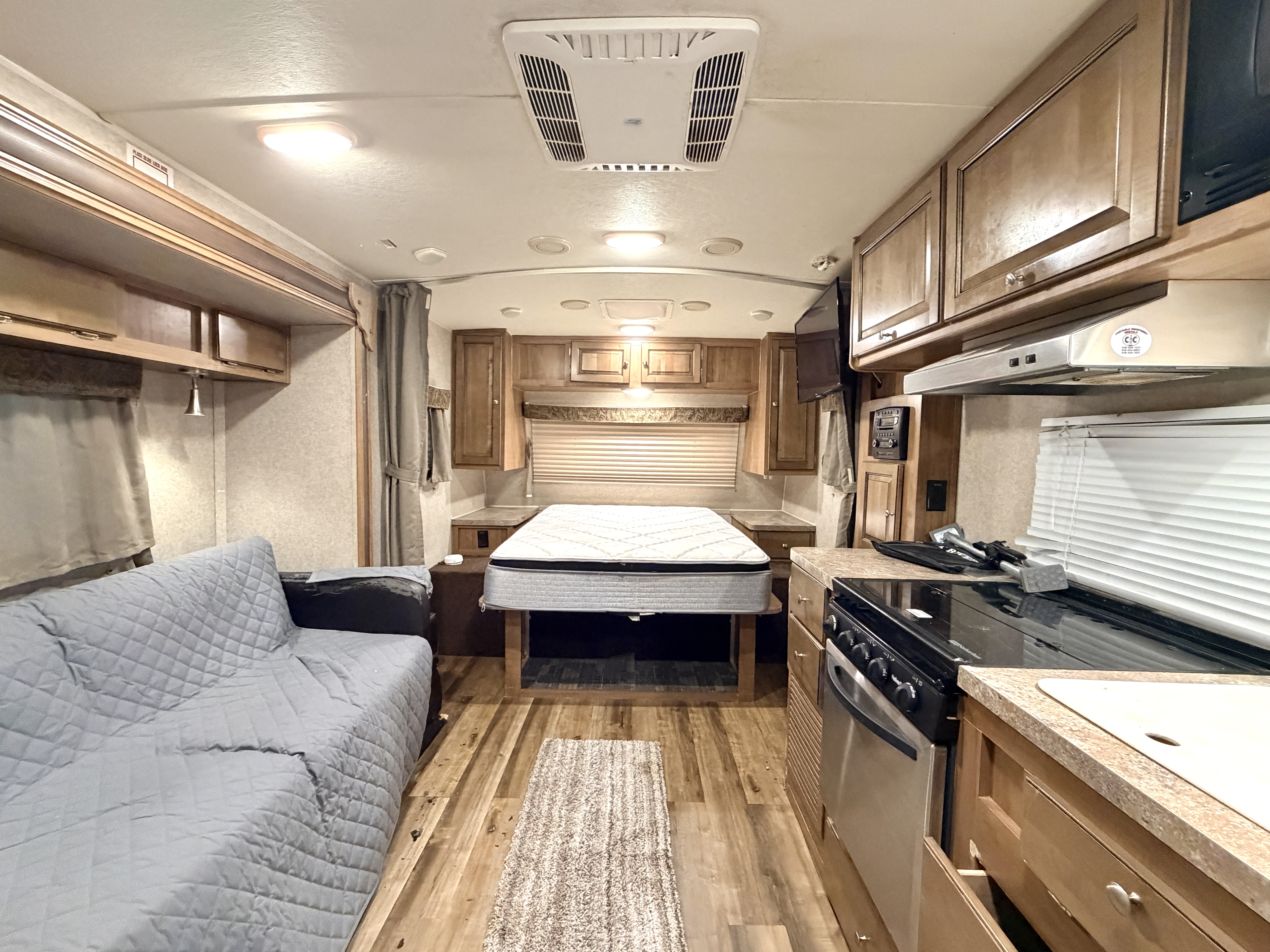 2016 Forest River Rockwood Mini Lite 2109S - Image 4