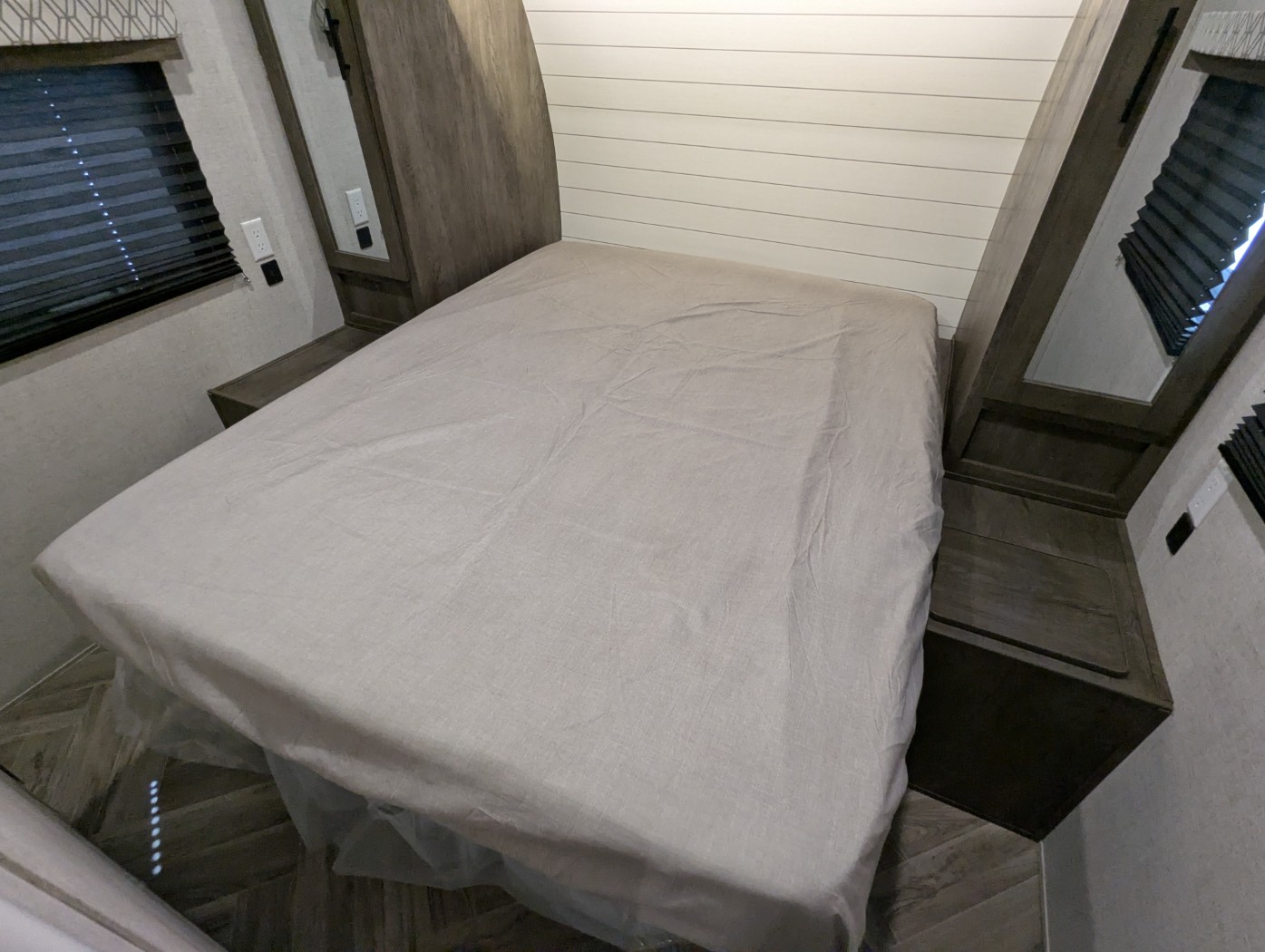 2021 Forest River Stealth FQ2413 - Image 7
