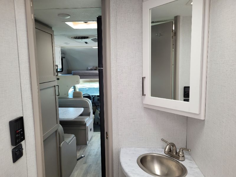 2026 Thor Motor Coach Four Winds Espec 22Z - Image 16